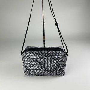 Issey Miyake kuro Silicone Box Pack